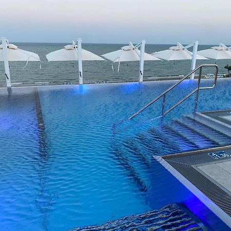 Unico Hotel Каорле Екстериор снимка
