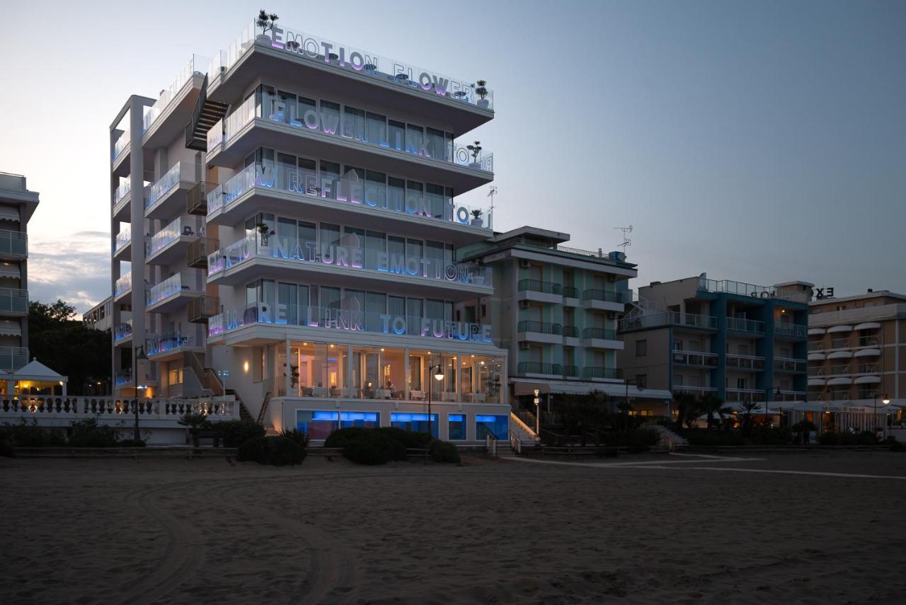 Unico Hotel Каорле Екстериор снимка