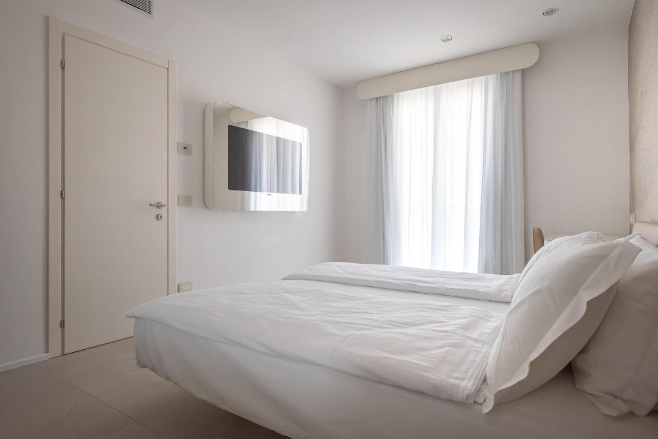 Unico Hotel Каорле Екстериор снимка