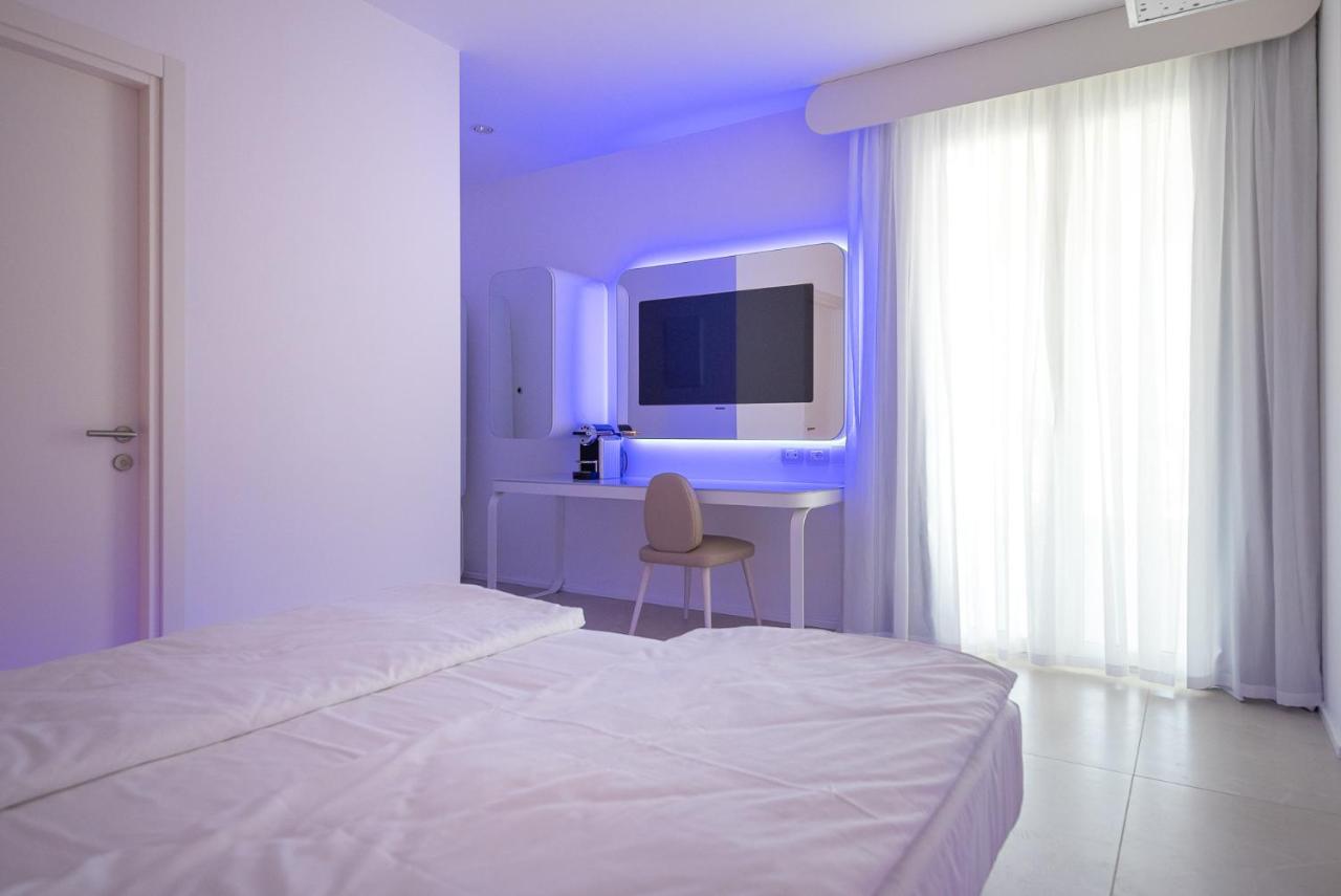 Unico Hotel Каорле Екстериор снимка