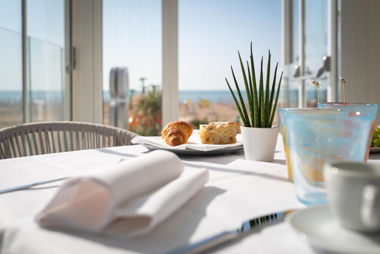 Unico Hotel Каорле Екстериор снимка