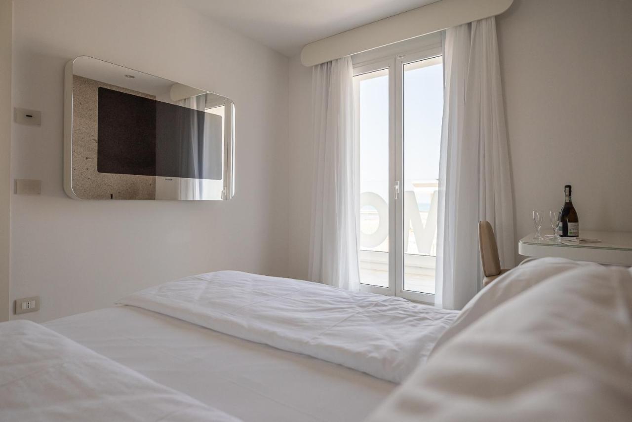 Unico Hotel Каорле Екстериор снимка