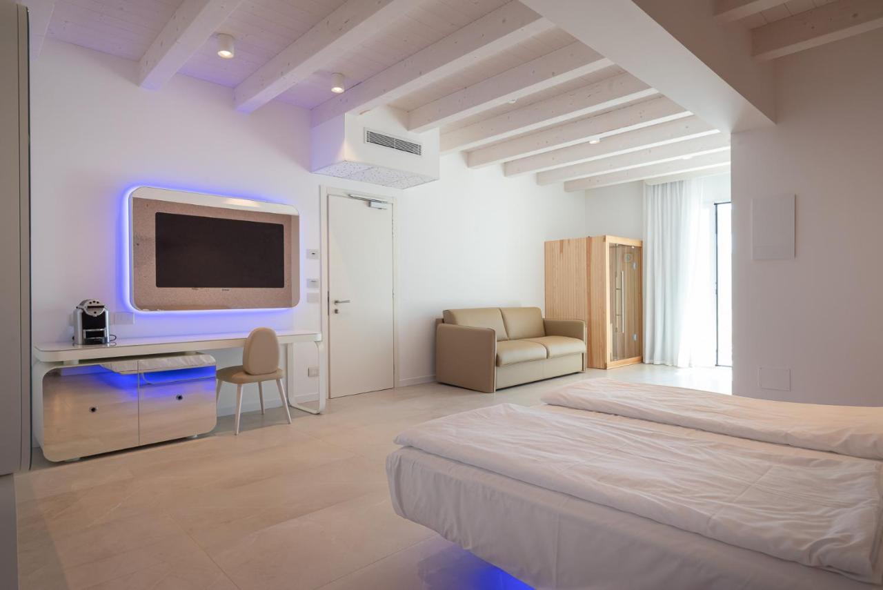 Unico Hotel Каорле Екстериор снимка