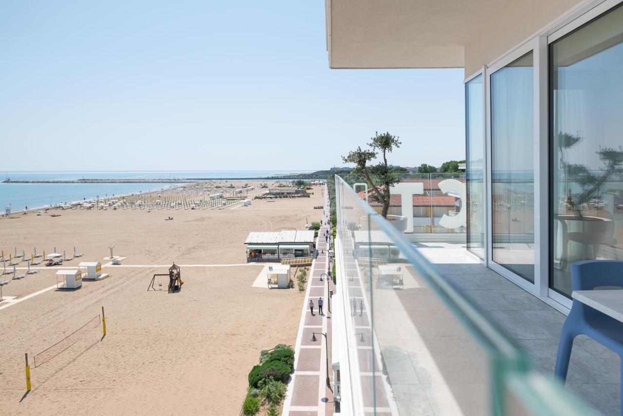 Unico Hotel Каорле Екстериор снимка
